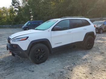  Salvage Jeep Cherokee