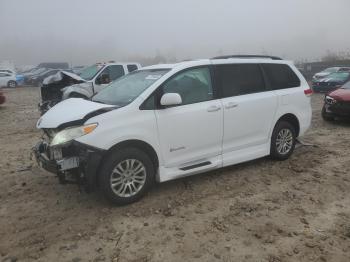  Salvage Toyota Sienna