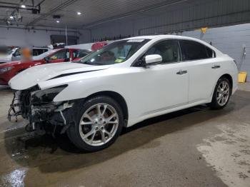  Salvage Nissan Maxima