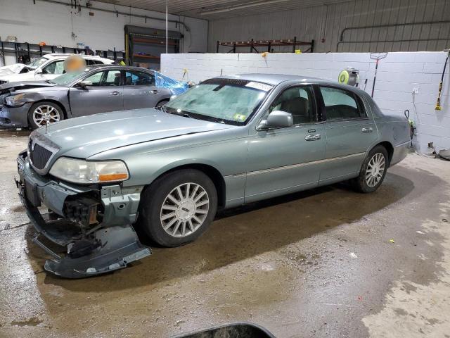  Salvage Lincoln Towncar