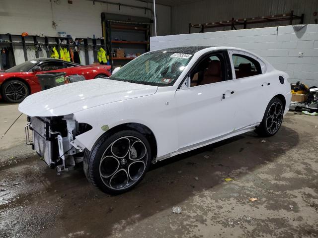  Salvage Alfa Romeo Giulia Sup