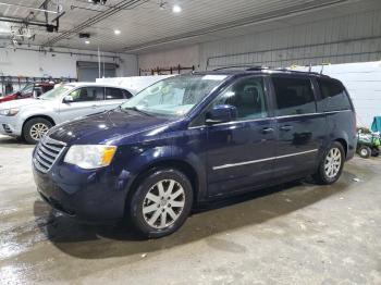  Salvage Chrysler Minivan