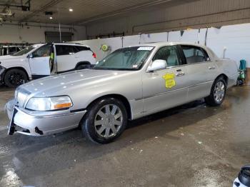  Salvage Lincoln Towncar