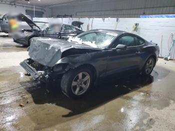  Salvage Ford Mustang