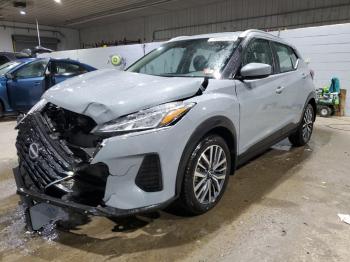  Salvage Nissan Kicks