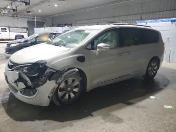  Salvage Chrysler Pacifica