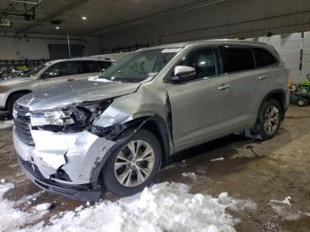  Salvage Toyota Highlander