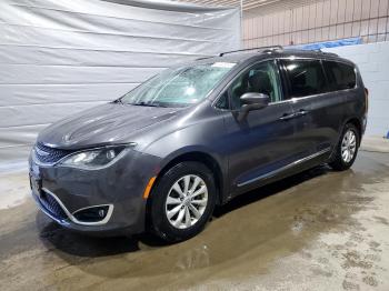  Salvage Chrysler Pacifica