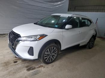  Salvage Nissan Kicks