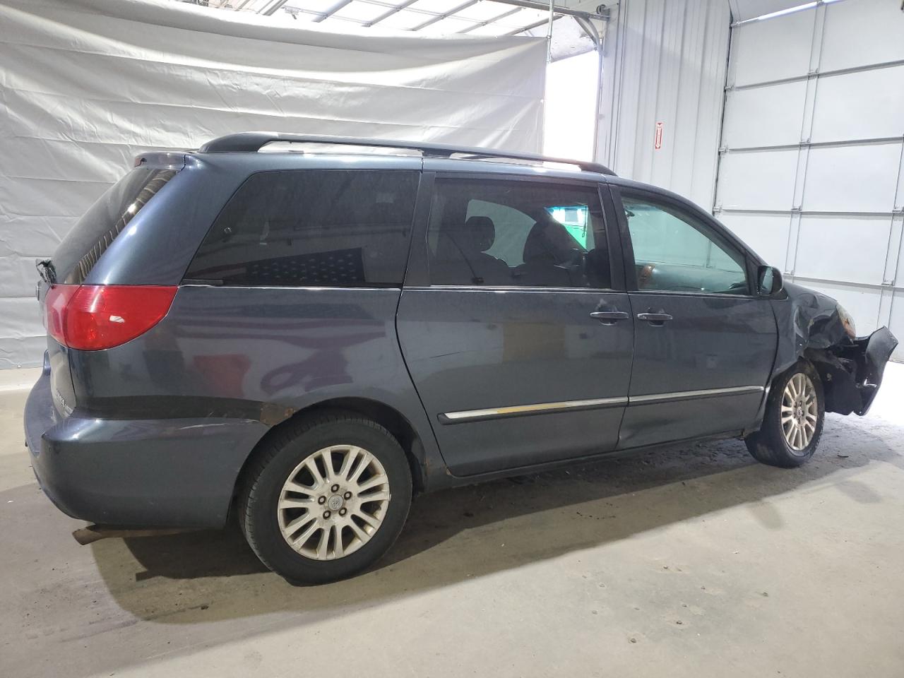 Toyota Sienna Xle Image 13