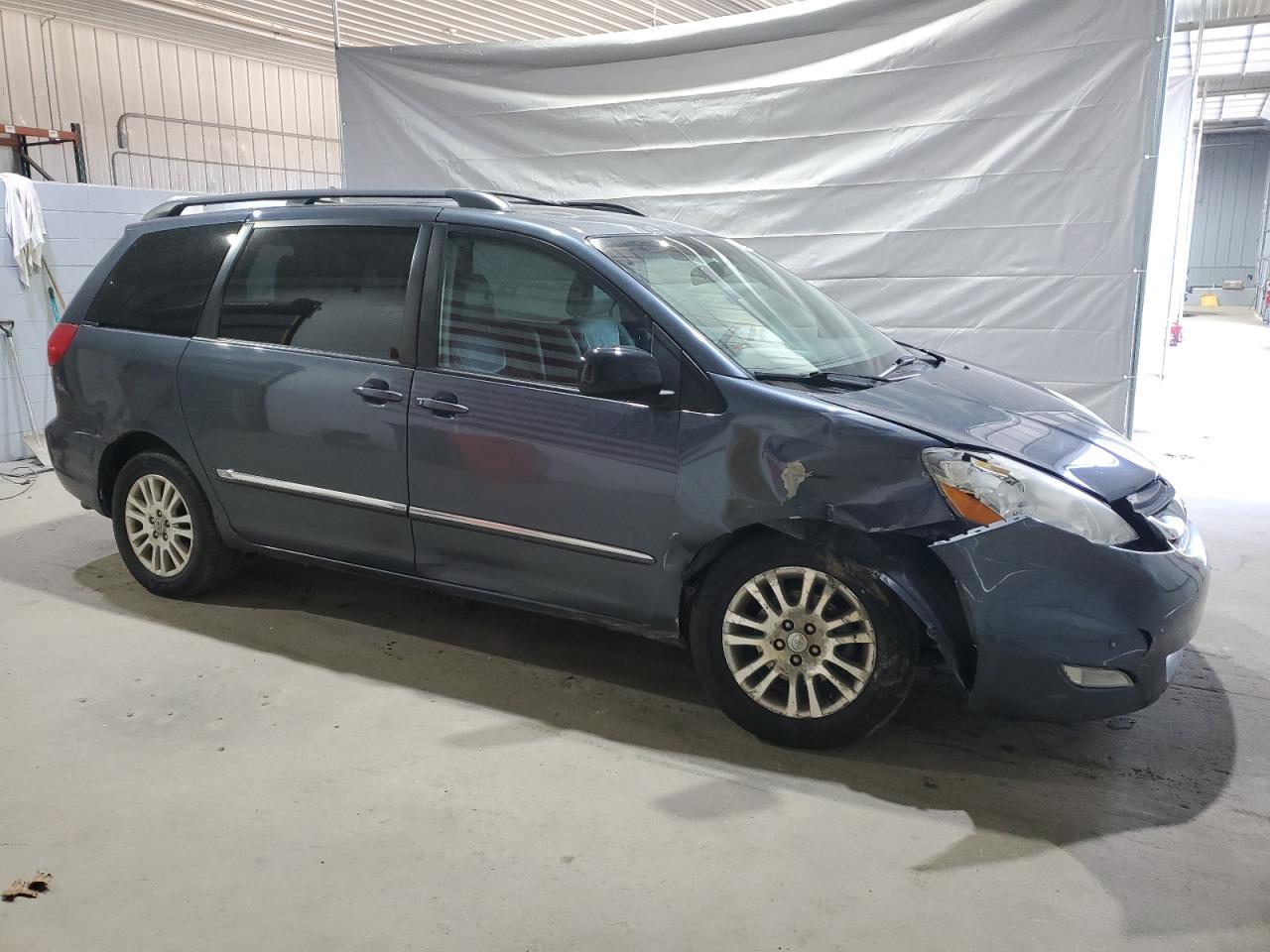 Toyota Sienna Xle Image 12