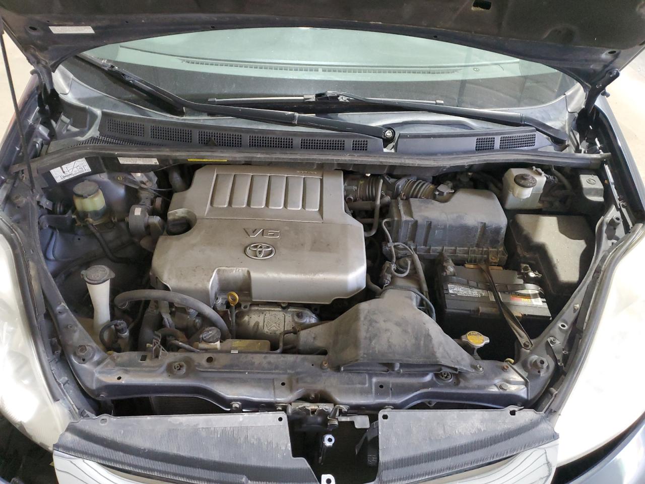 Toyota Sienna Xle Image 5