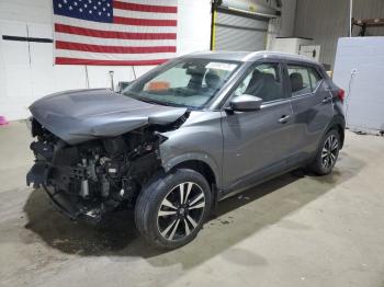 Salvage Nissan Kicks