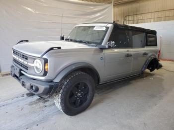  Salvage Ford Bronco