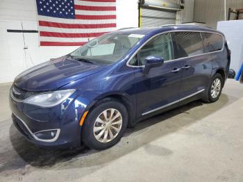  Salvage Chrysler Pacifica