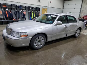  Salvage Lincoln Towncar