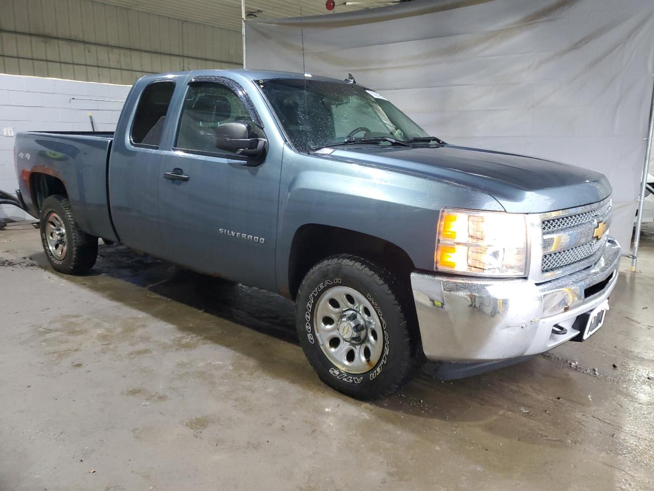 Chevrolet Silverado K1500 Ls Image 2