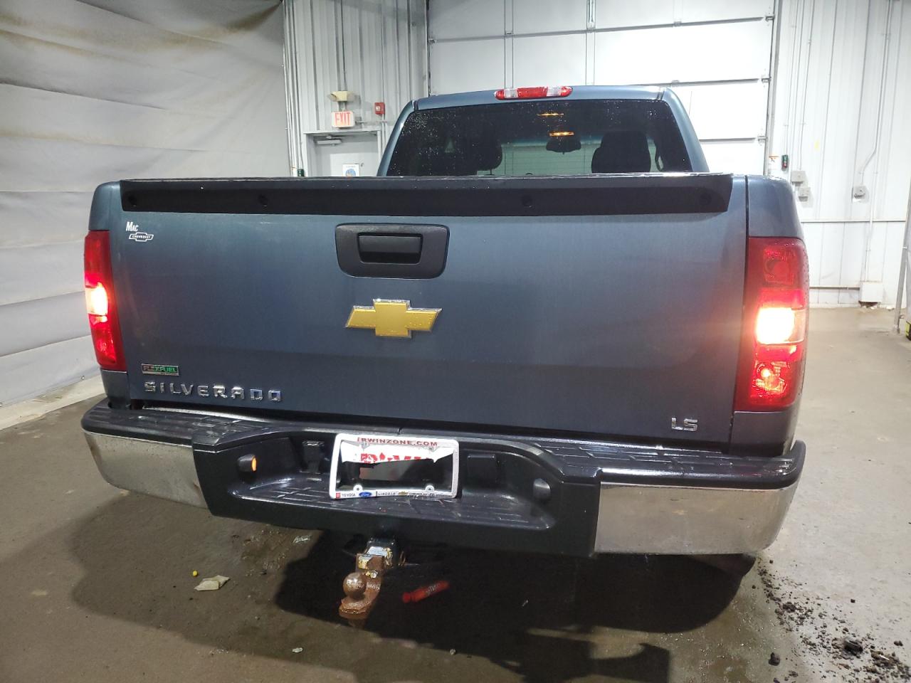 Chevrolet Silverado K1500 Ls Image 3