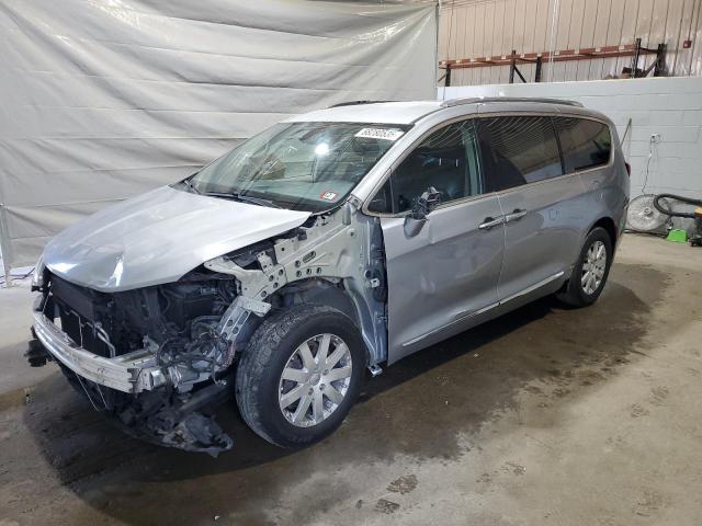  Salvage Chrysler Pacifica