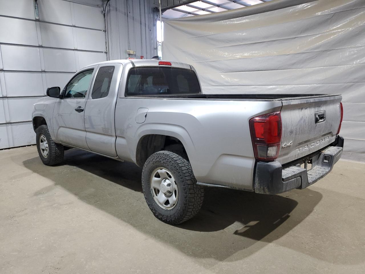 Toyota Tacoma Access Cab Image 9