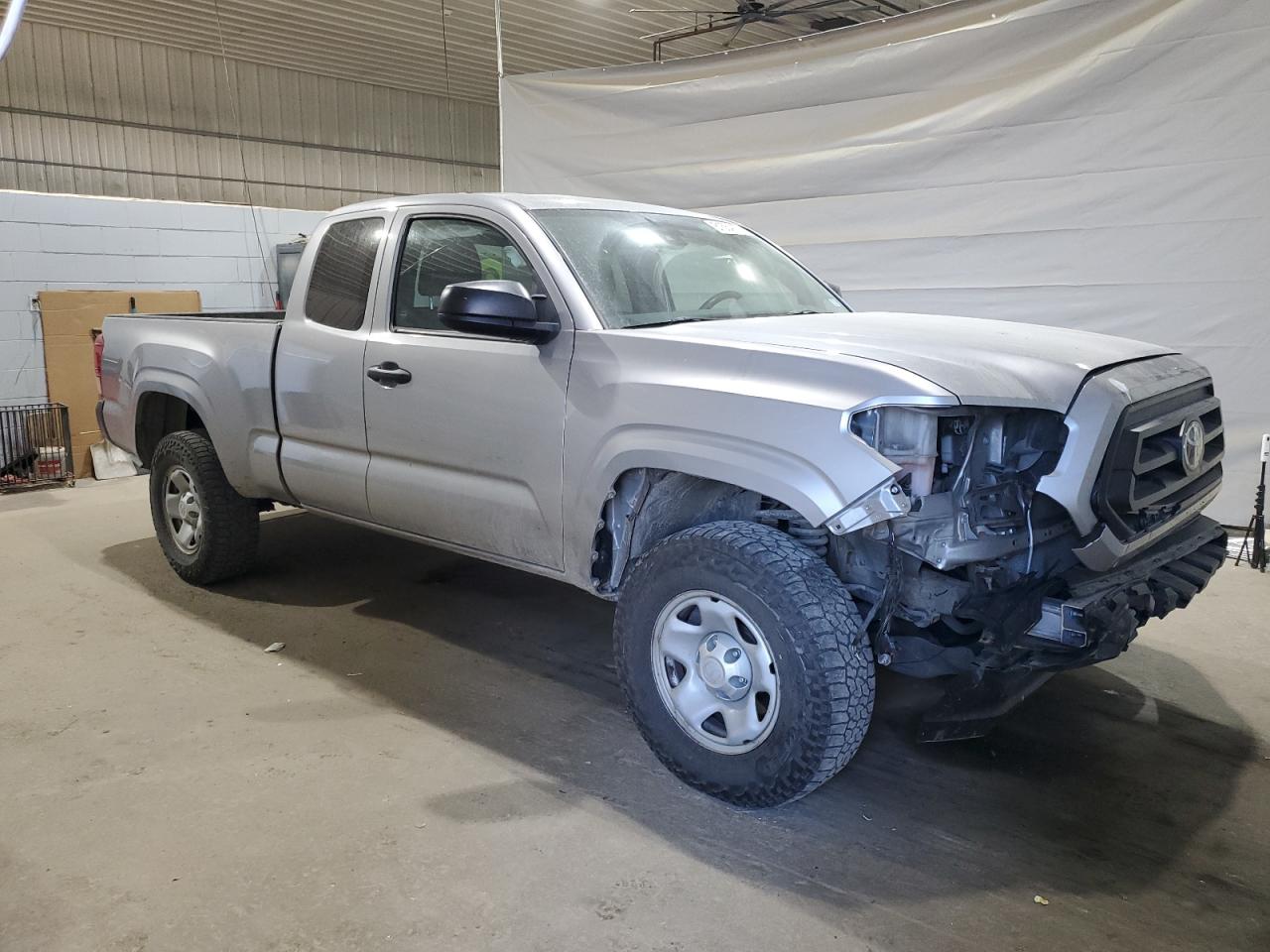 Toyota Tacoma Access Cab Image 12