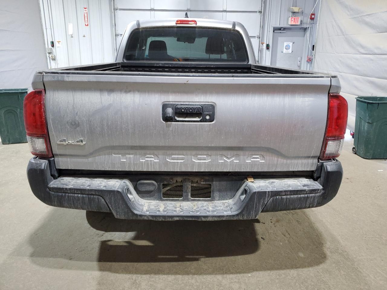 Toyota Tacoma Access Cab Image 2