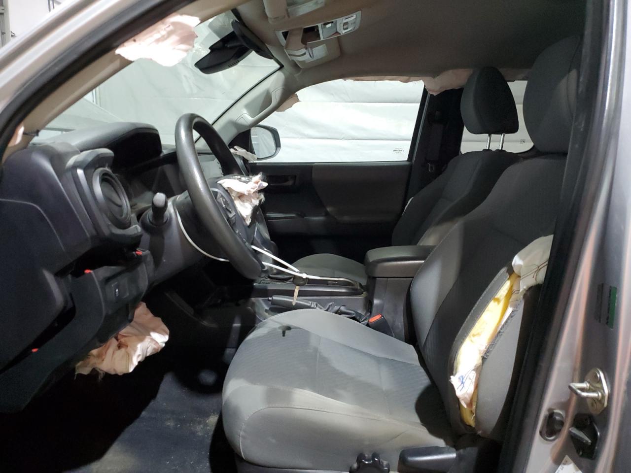 Toyota Tacoma Access Cab Image 6