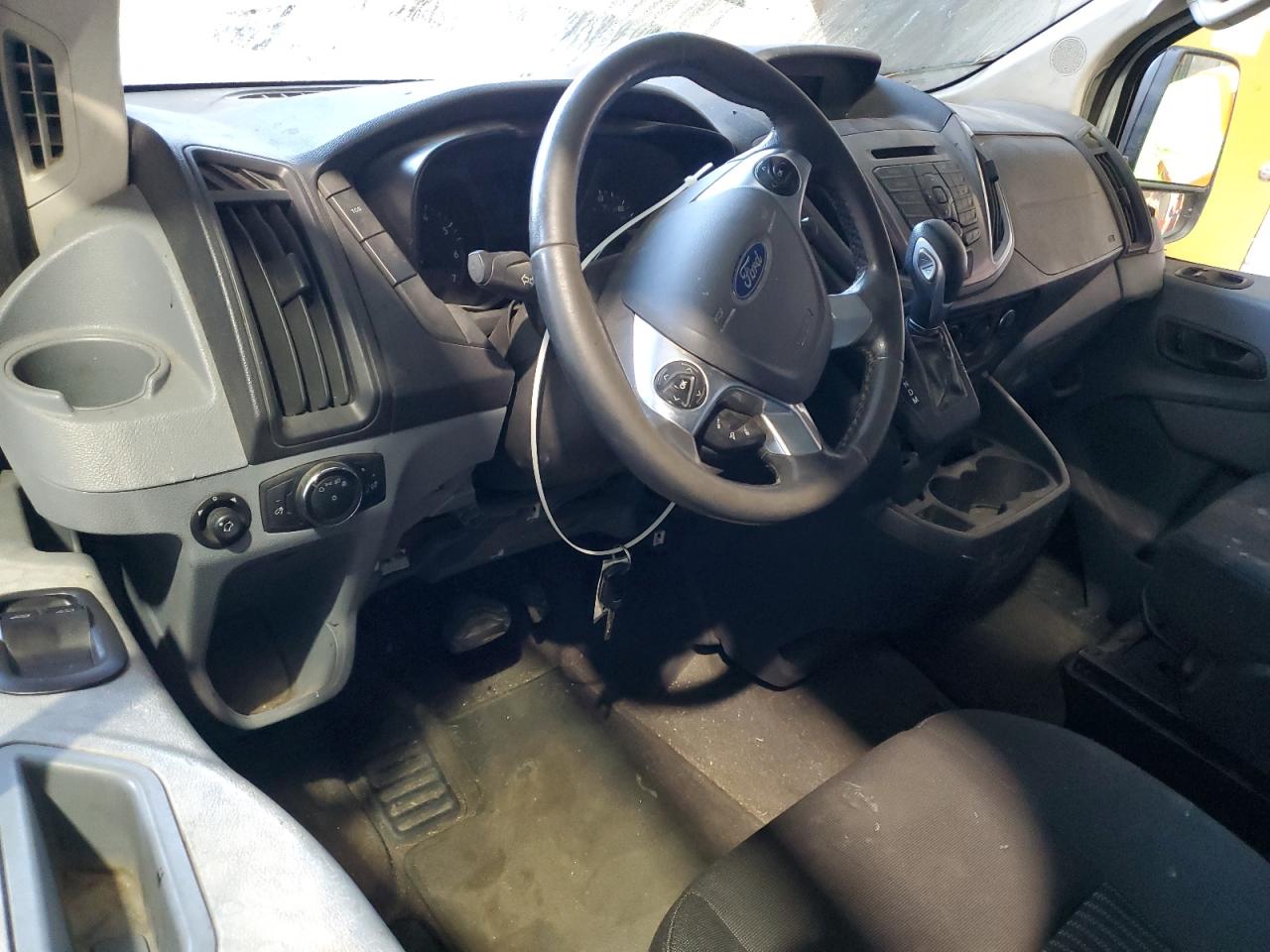 Ford Transit T-350 Image 10