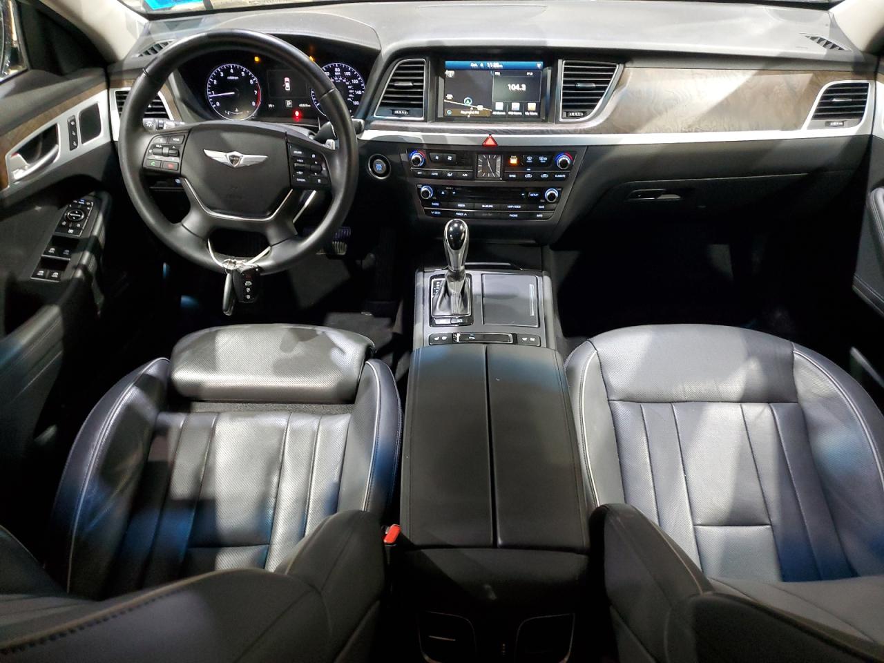 Hyundai Genesis 5.0l Image 3