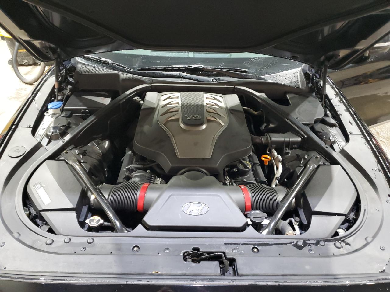 Hyundai Genesis 5.0l Image 9