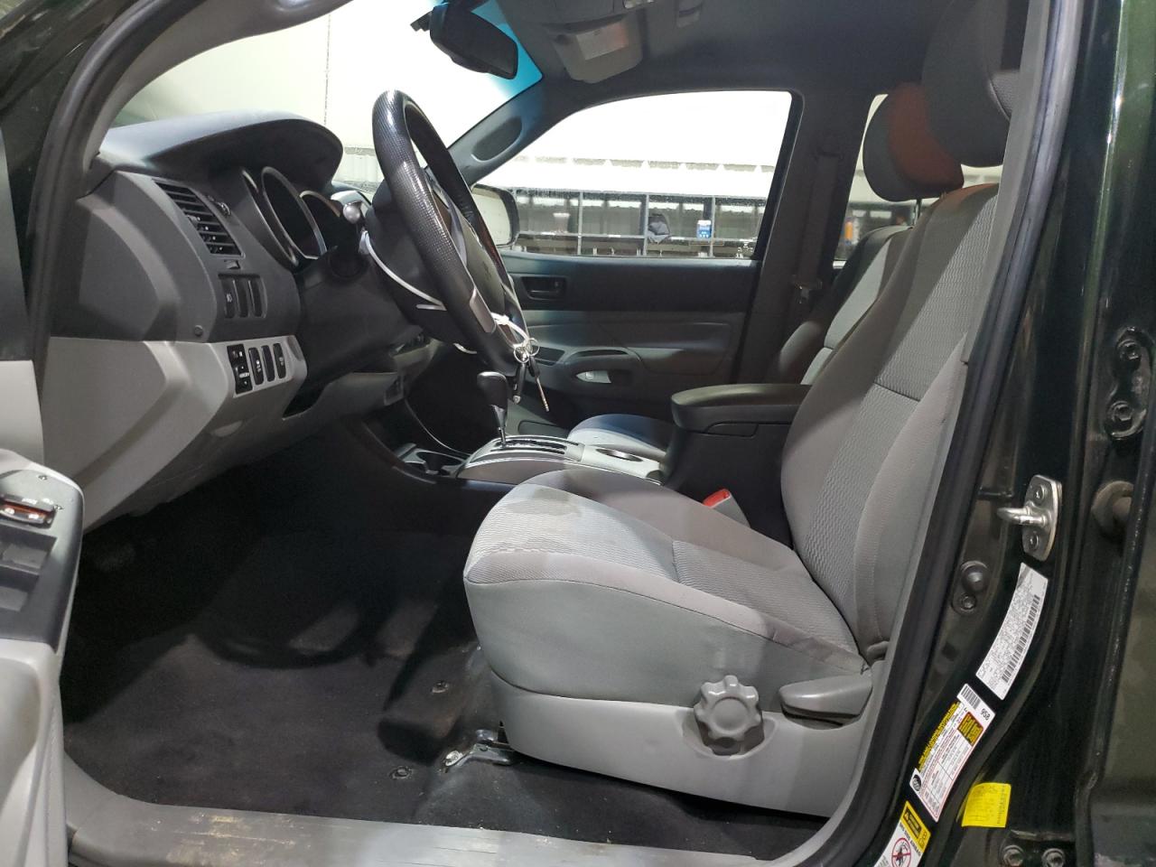 Toyota Tacoma Double Cab Image 4