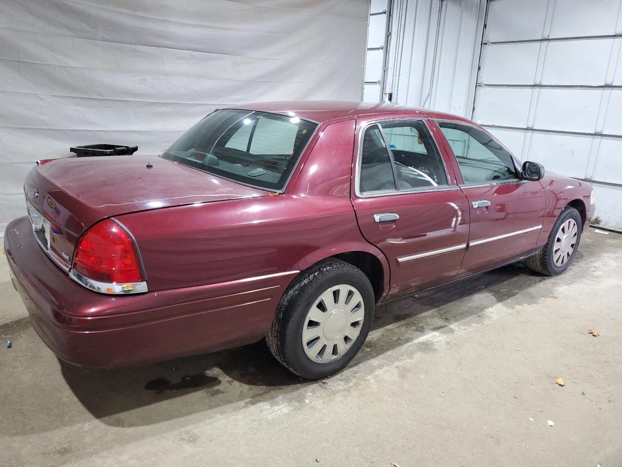 Ford Crown Vic Police Interceptor Image 8