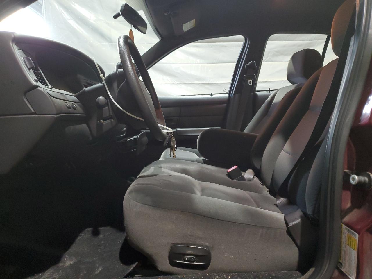 Ford Crown Vic Police Interceptor Image 3