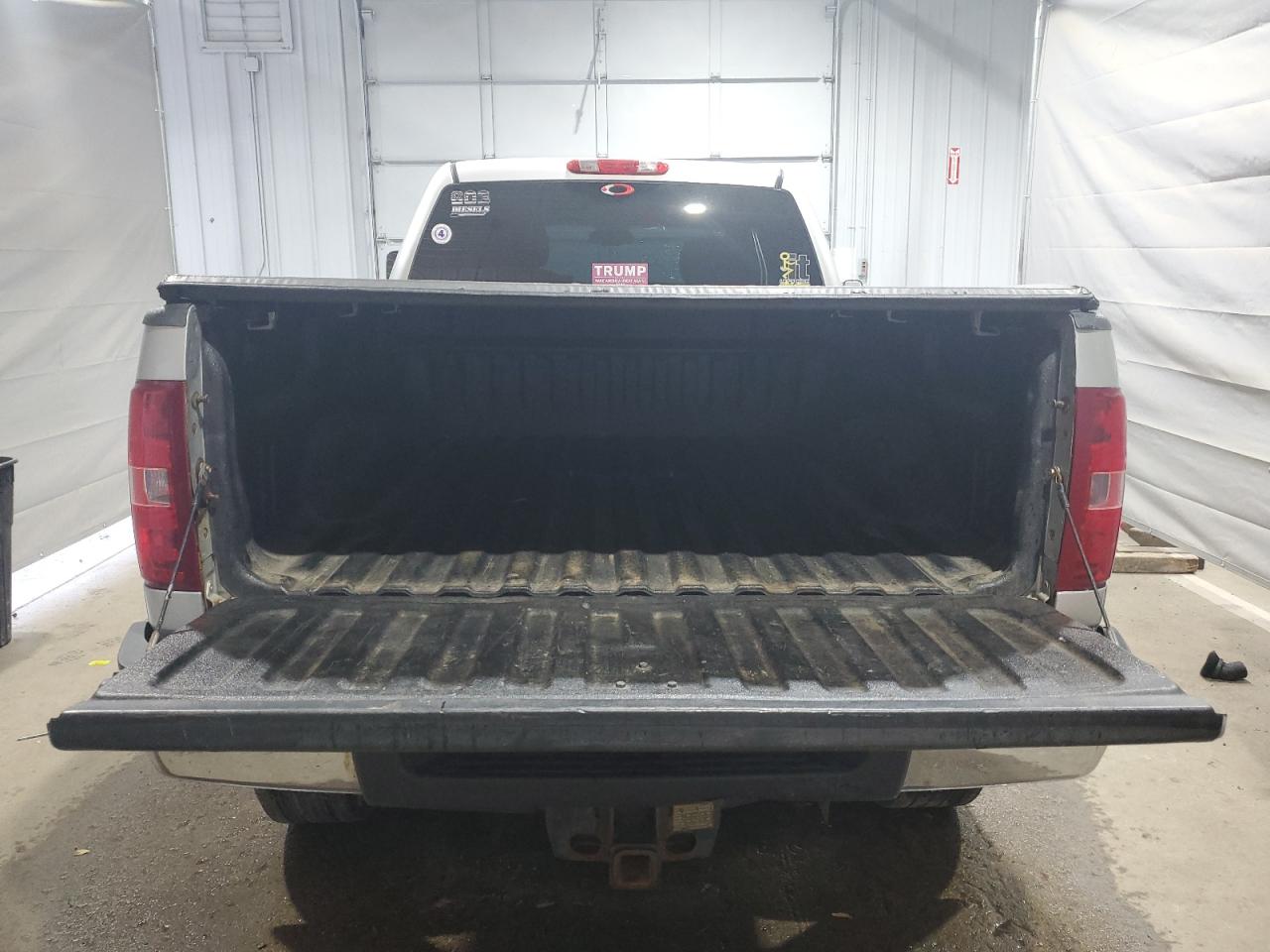 Chevrolet Silverado K2500 Heavy Duty Ltz Image 2