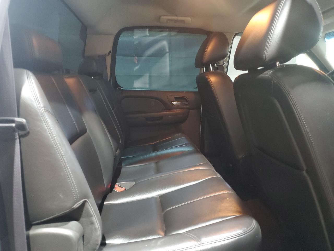 Chevrolet Silverado K2500 Heavy Duty Ltz Image 9