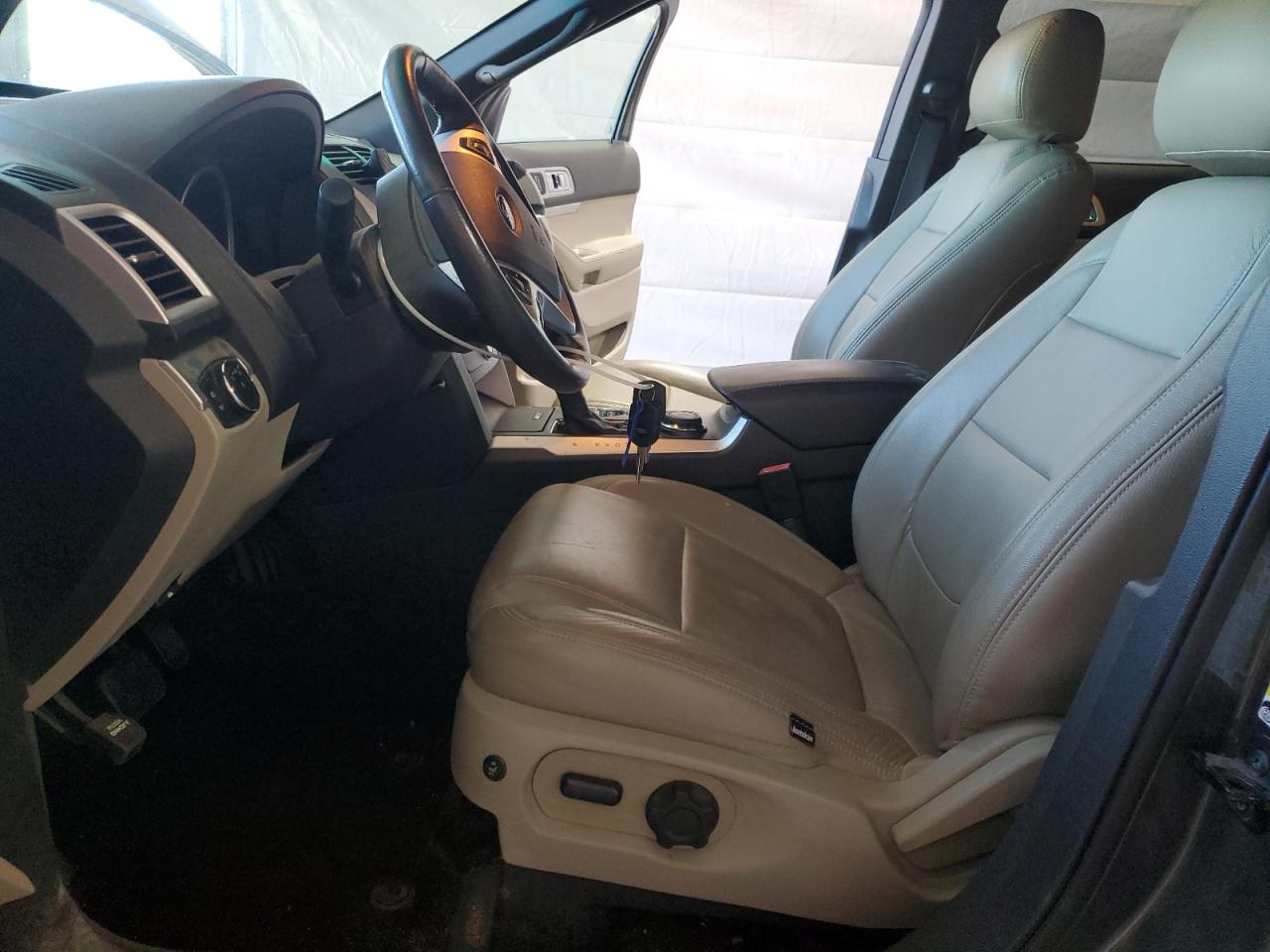 Ford Explorer Xlt Image 12