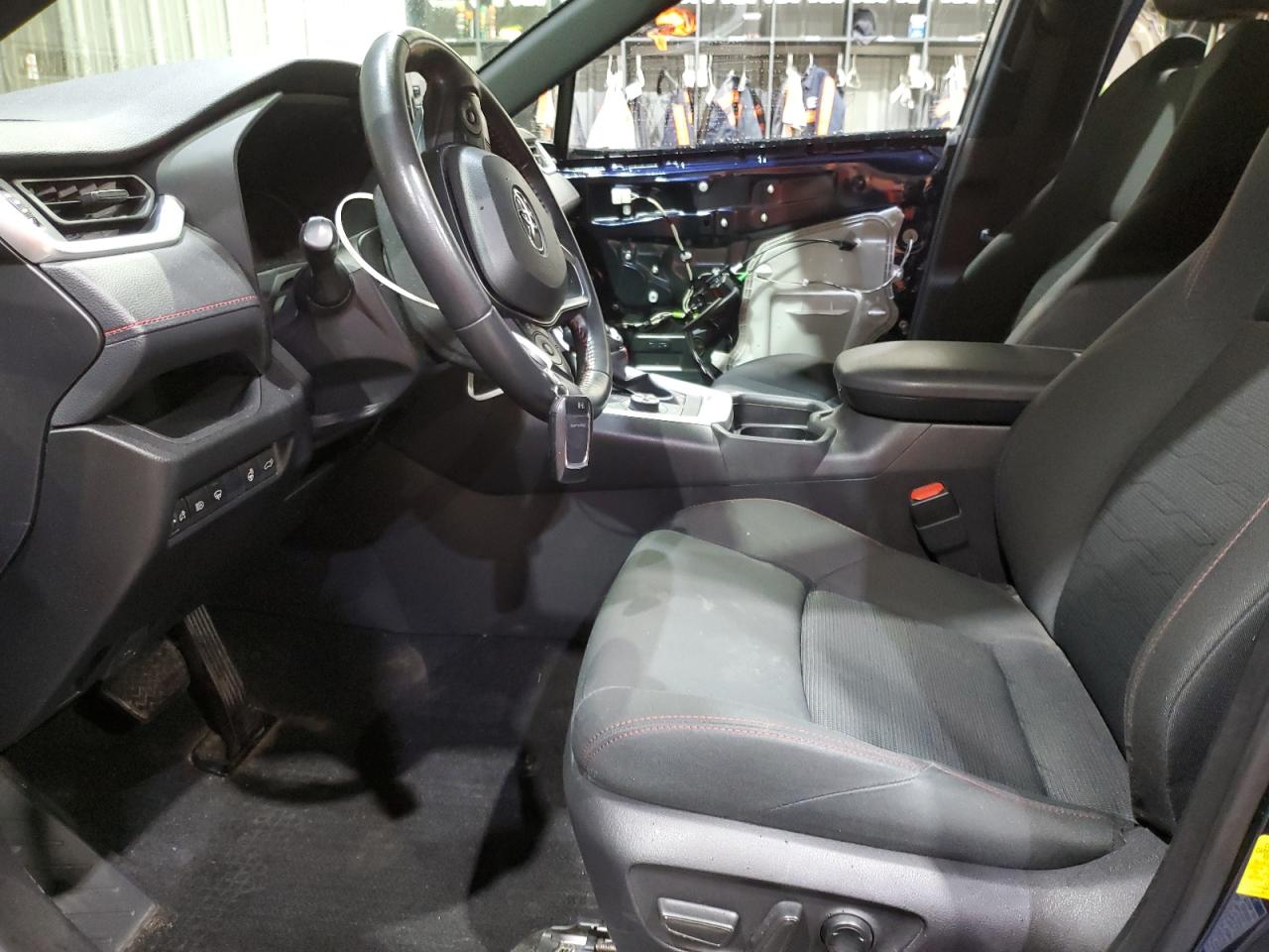 Toyota RAV4 Se Image 11