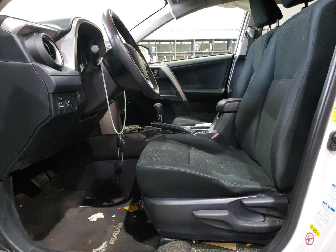 Toyota RAV4 Le Image 7