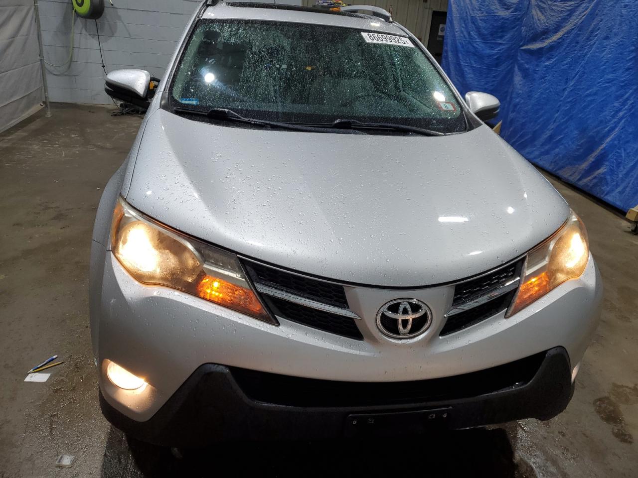 Toyota RAV4 Limited Image 9