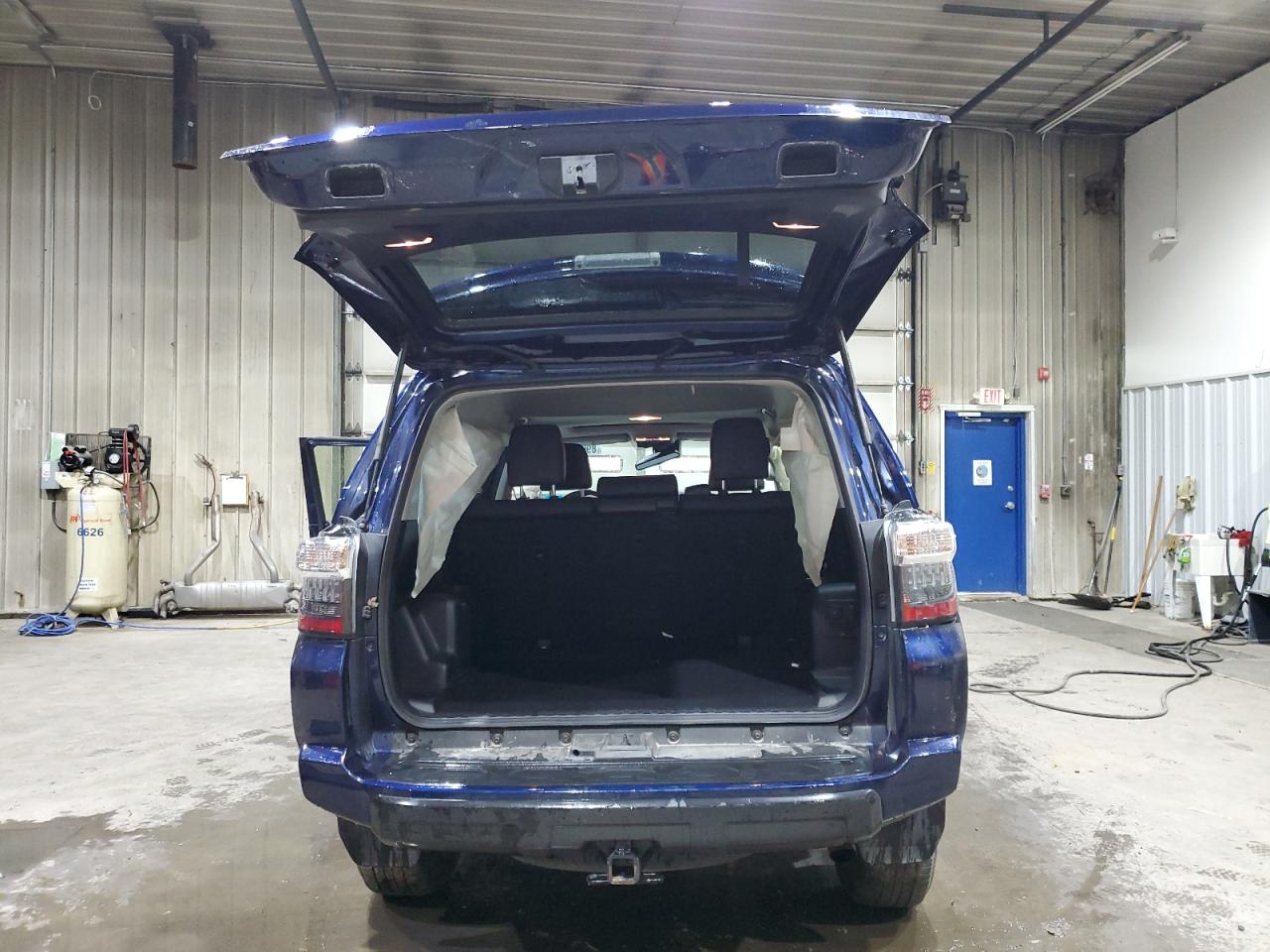 Toyota 4Runner Se Image 5