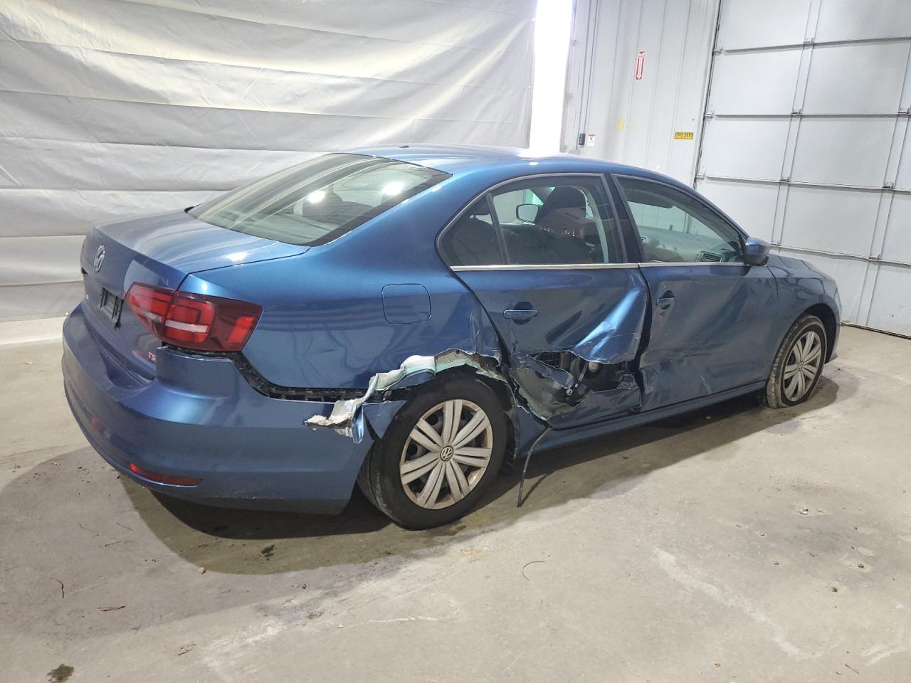 Volkswagen Jetta S Image 2