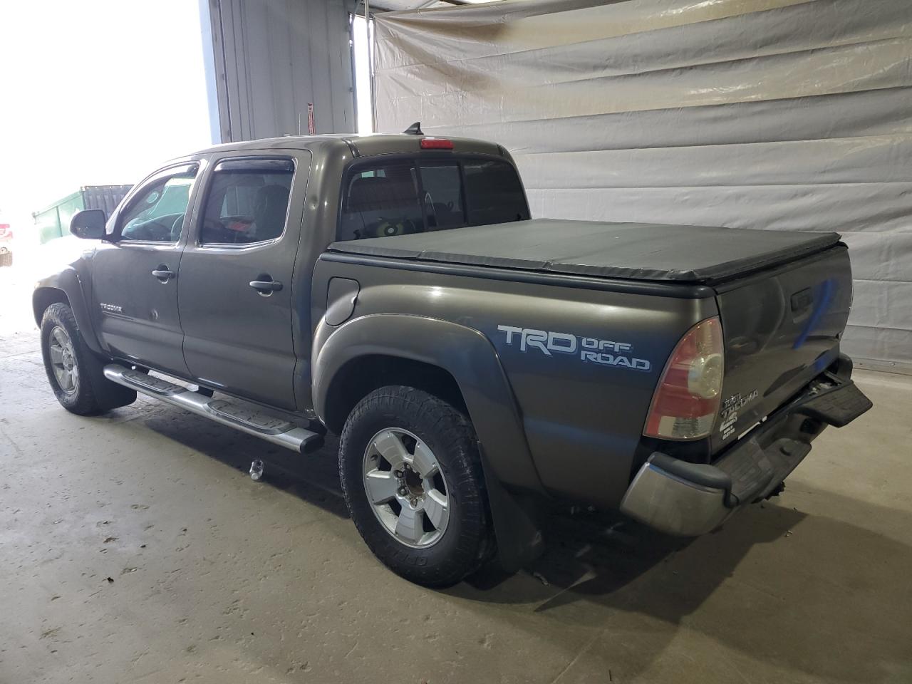 Toyota Tacoma Double Cab Image 4