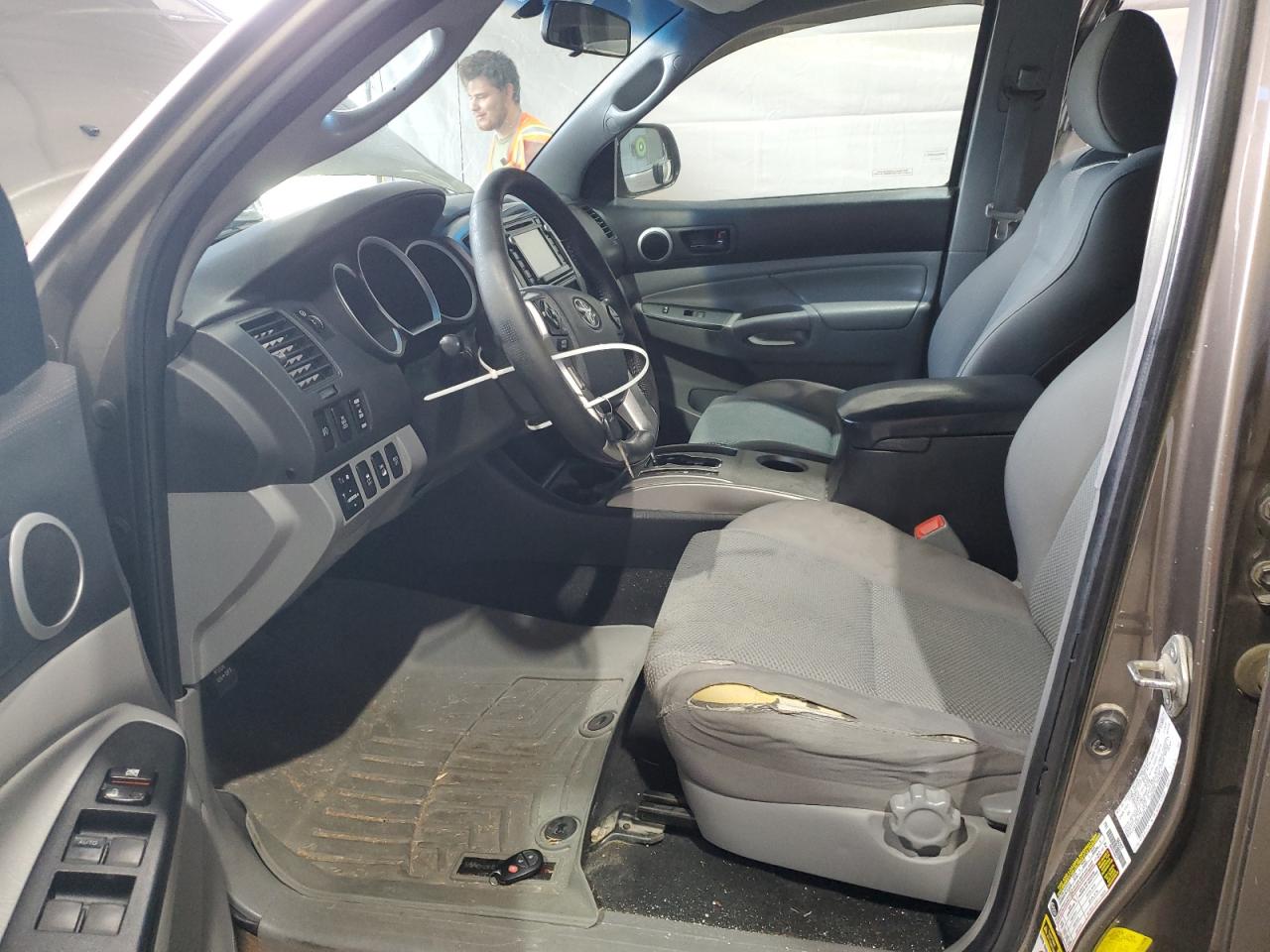 Toyota Tacoma Double Cab Image 9