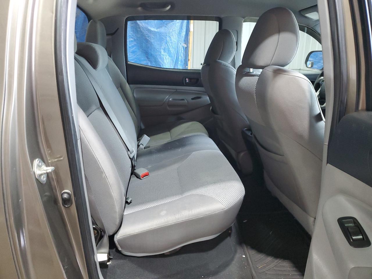 Toyota Tacoma Double Cab Image 12