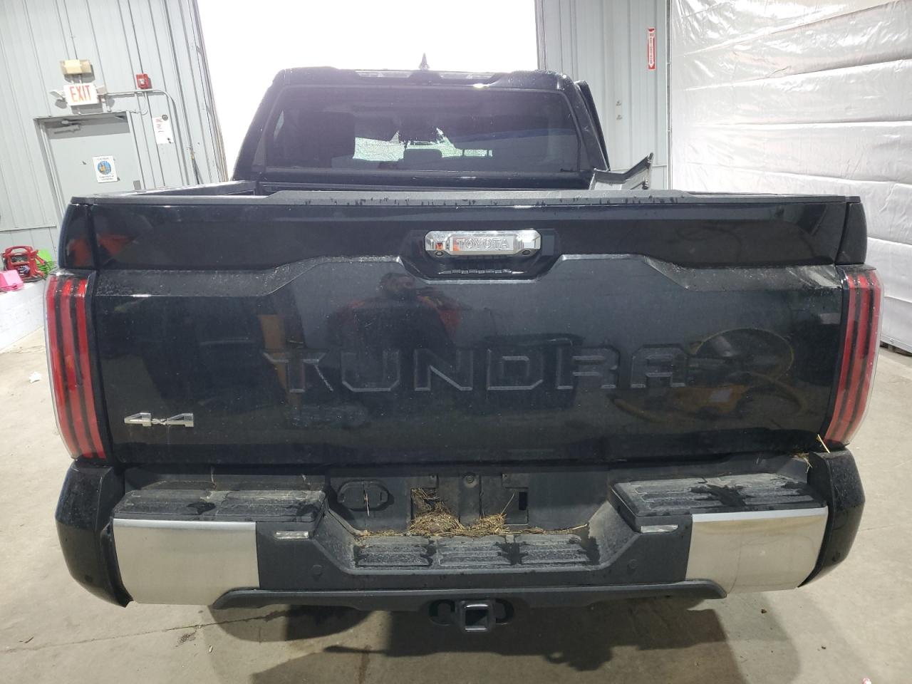 Toyota Tundra Crewmax Limited Image 7