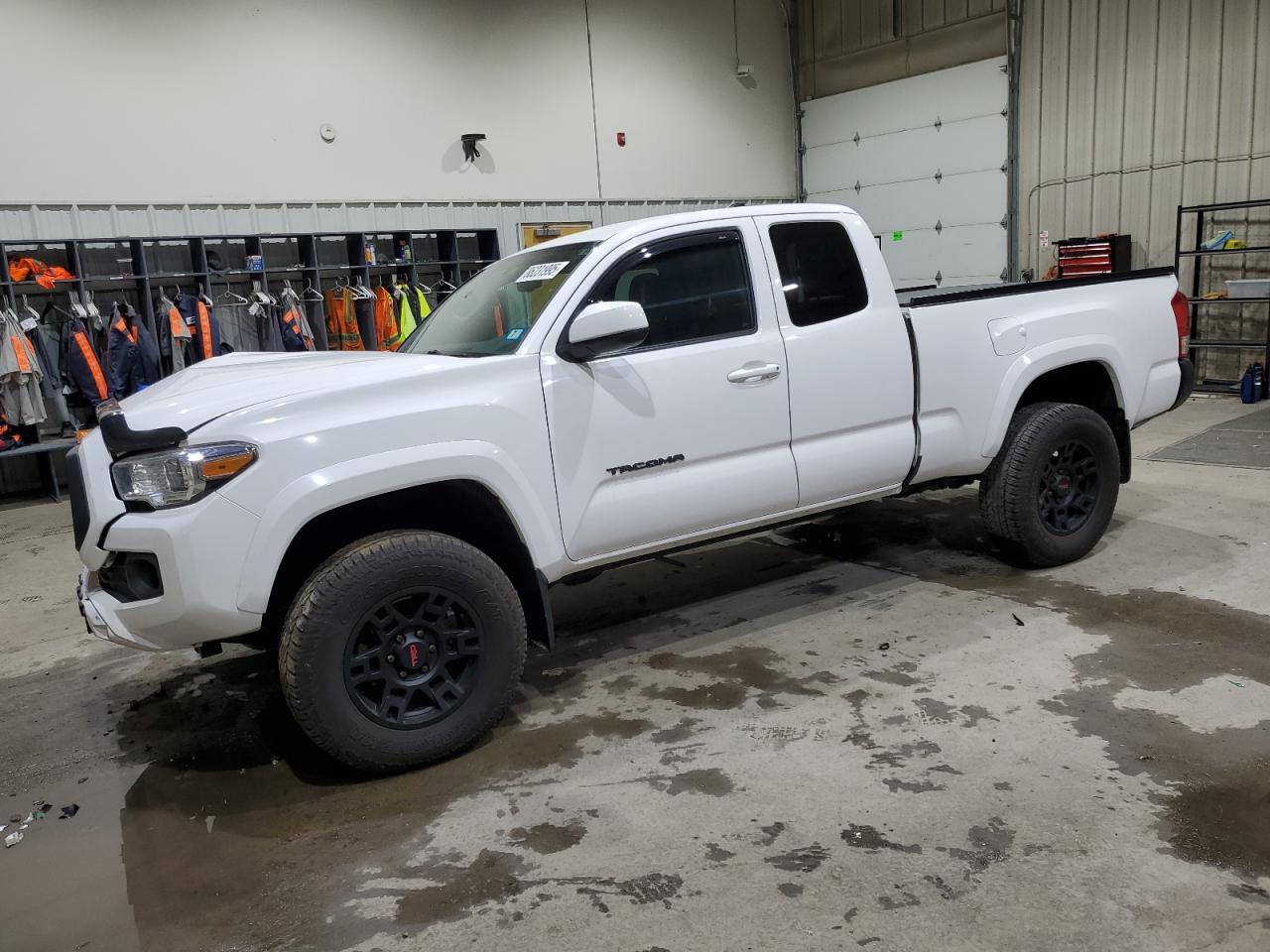 Toyota Tacoma Access Cab Image 1
