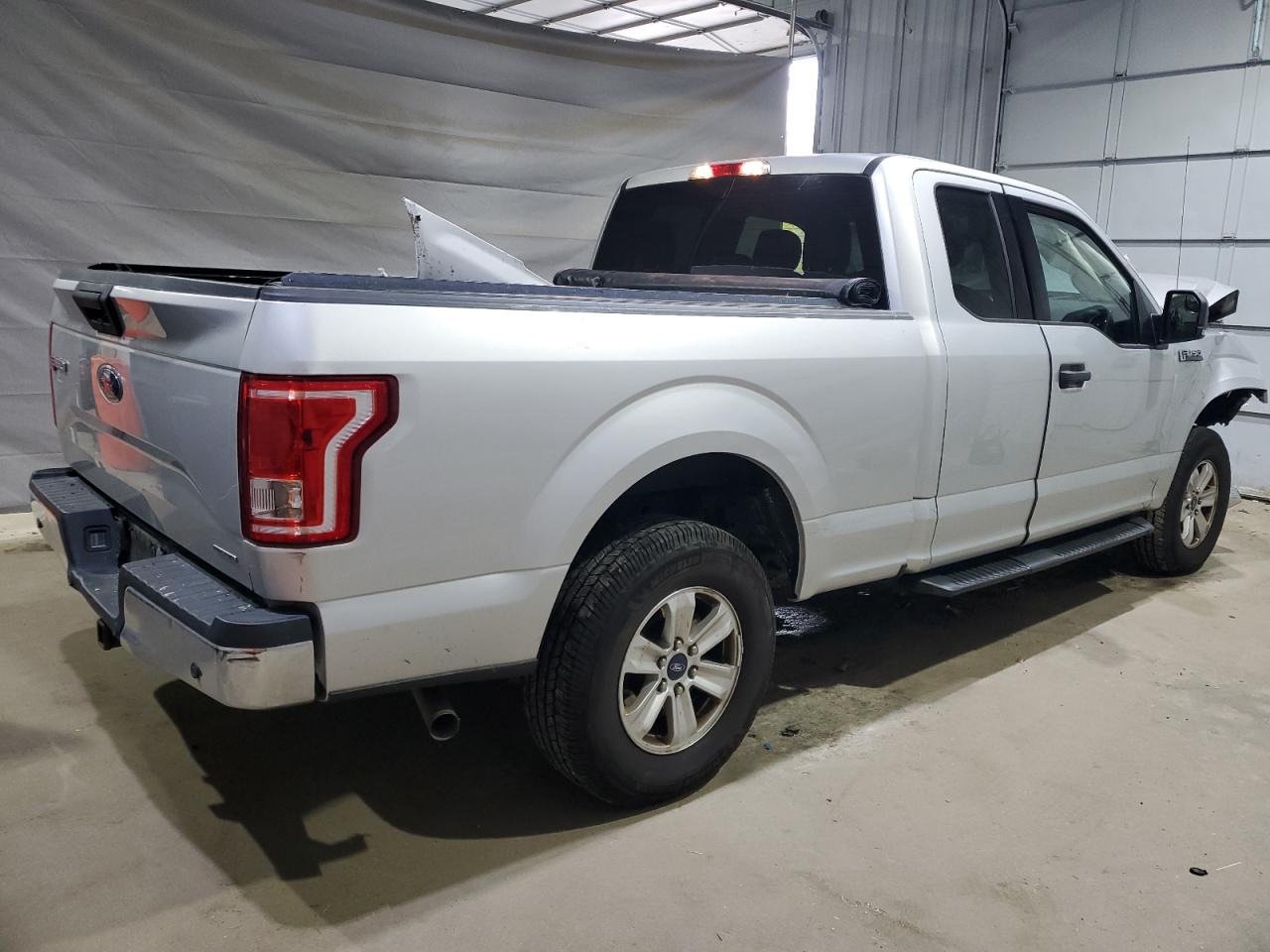 Ford F-150 Super Cab Image 5