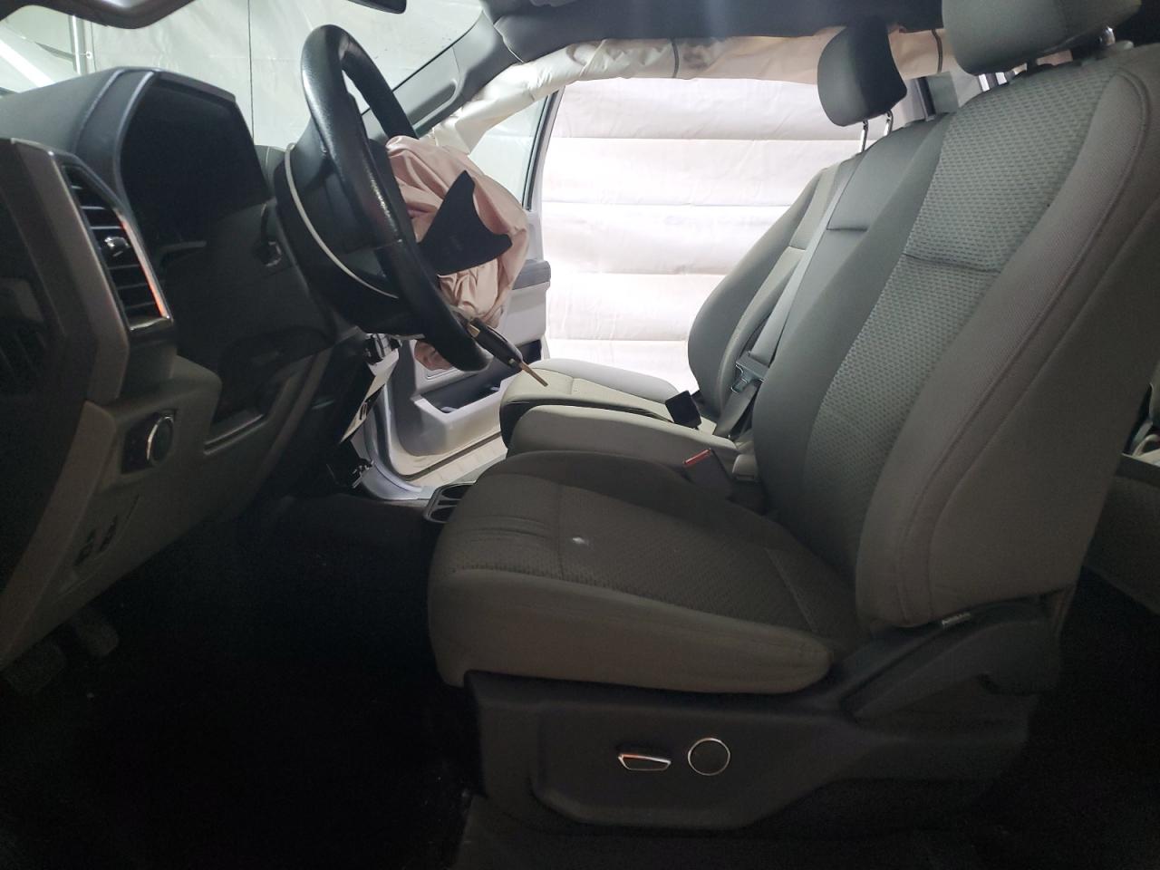 Ford F-150 Super Cab Image 8