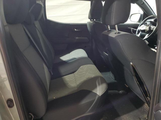 Toyota Tacoma Double Cab Image 9