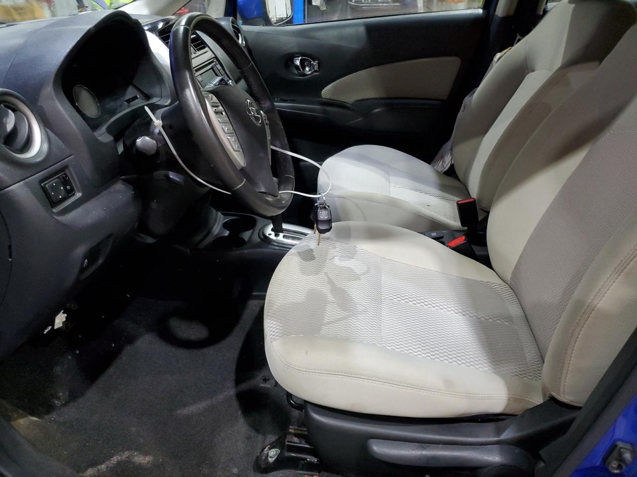 Nissan Versa S Image 3